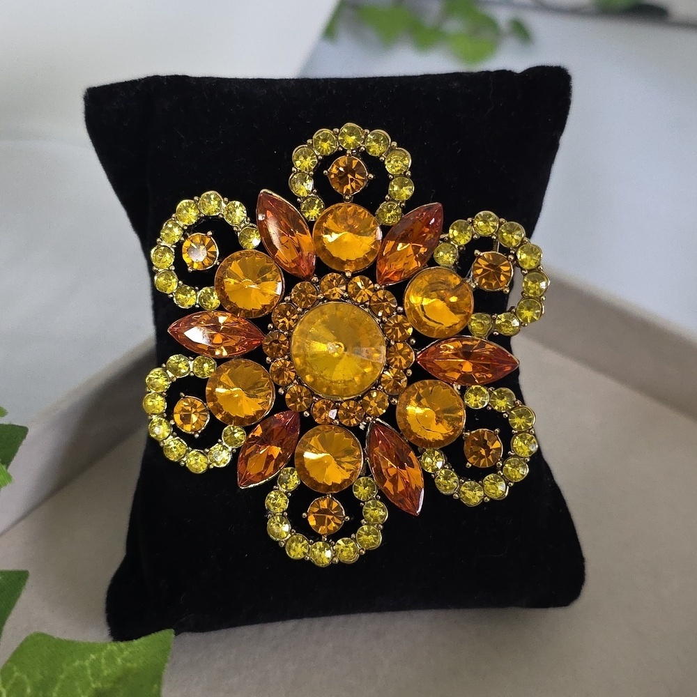 Vintage Gold with Amber Color Stones Flower Brooch Pin